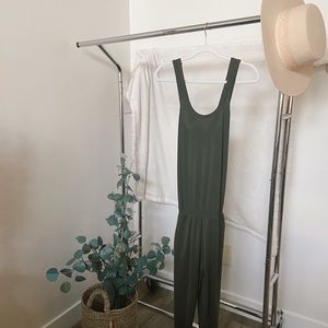 Olive green jumpsuit jogger style 🌳🌿🫒 SOLD